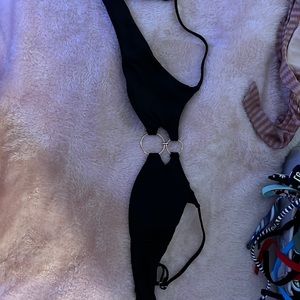 Never worn black bikini top that is far too small for my boobs 🥴